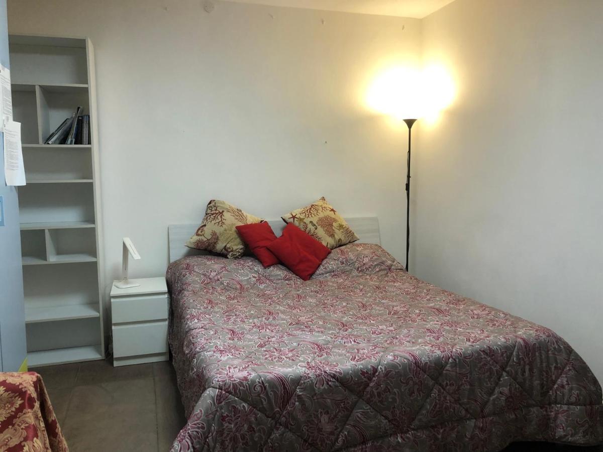 Arenada Private Rooms And Apartment Sud Cagliari Kültér fotó