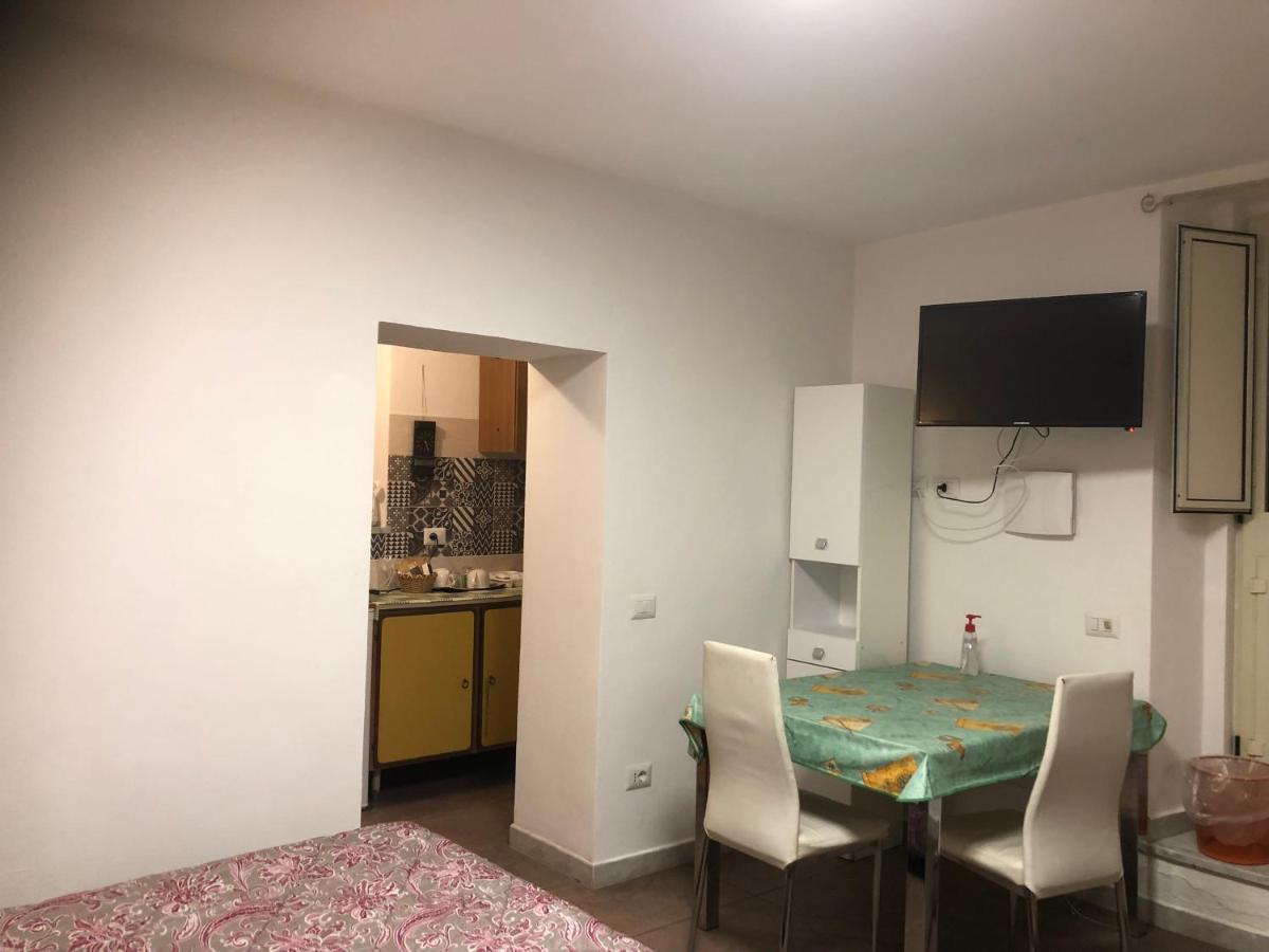 Arenada Private Rooms And Apartment Sud Cagliari Kültér fotó