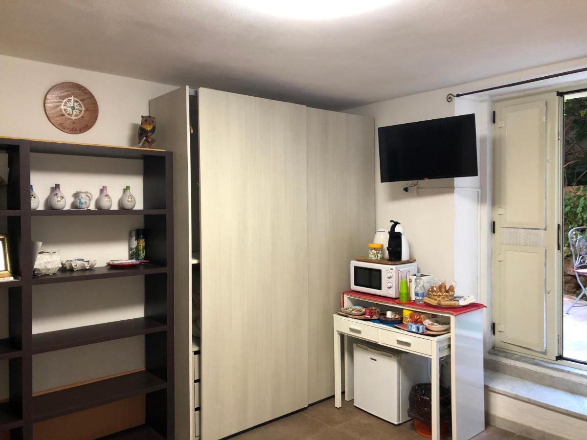 Arenada Private Rooms And Apartment Sud Cagliari Kültér fotó