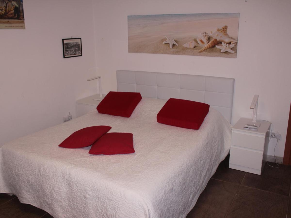 Arenada Private Rooms And Apartment Sud Cagliari Kültér fotó